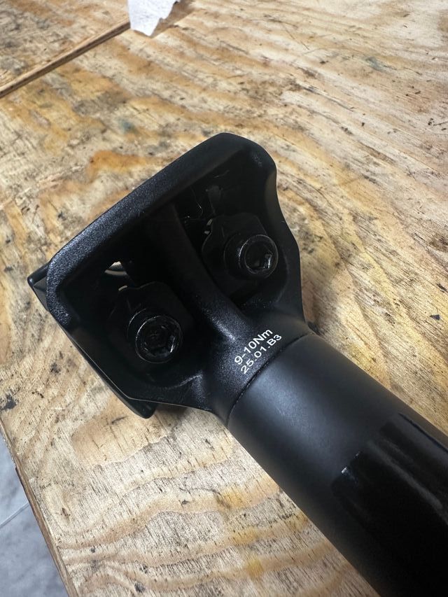 Tija sillín bicicleta negra