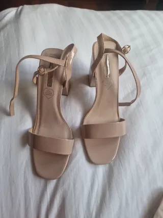 Sandalias Beige Tacón Bloque