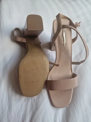 Sandalias Beige Tacón Bloque