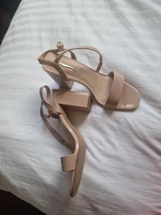 Sandalias Beige Tacón Bloque
