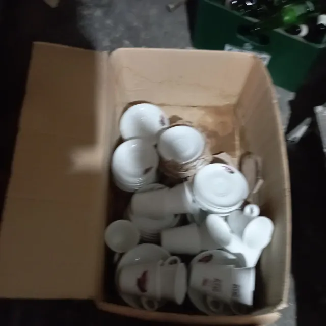 Tazas y platos de cerámica Paquillo