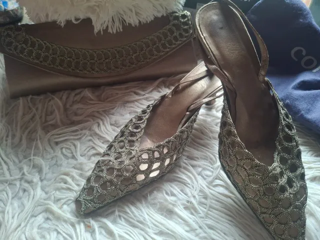 Conjunto bolso y zapatos fiesta oro