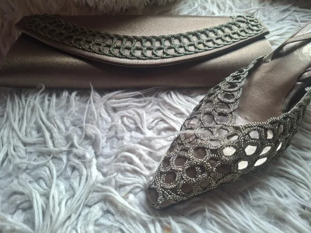 Conjunto bolso y zapatos fiesta oro