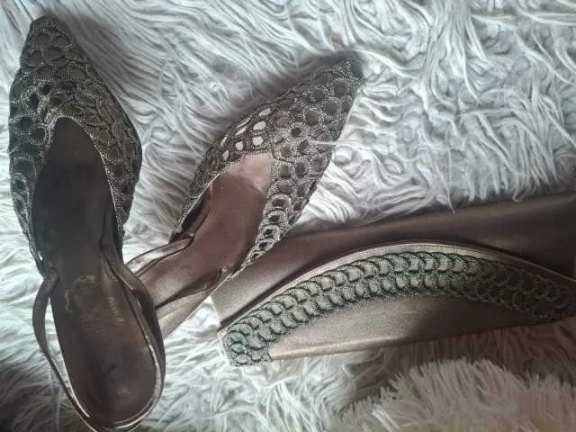 Conjunto bolso y zapatos fiesta oro