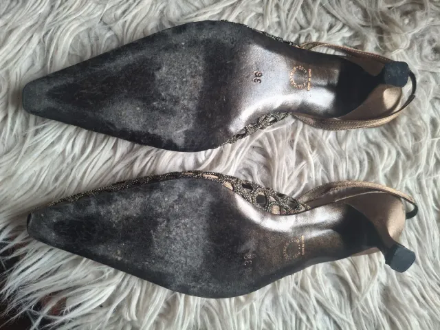 Conjunto bolso y zapatos fiesta oro