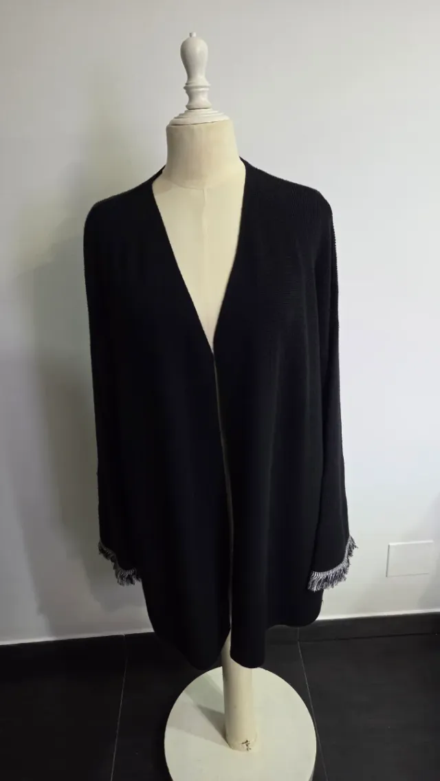 Chaqueta de punto negra