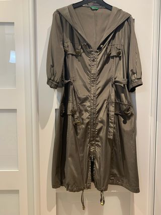 Gabardina Benetton Verde Oliva con Capucha