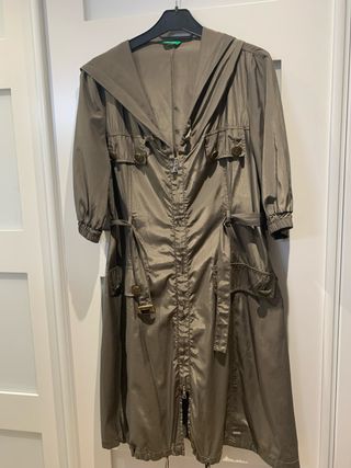 Gabardina Benetton Verde Oliva con Capucha