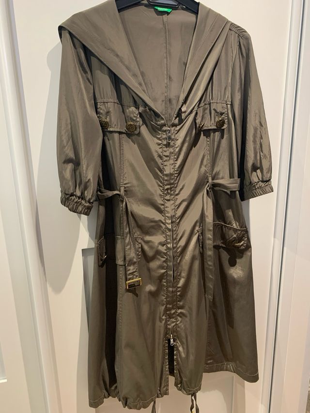 Gabardina Benetton Verde Oliva con Capucha