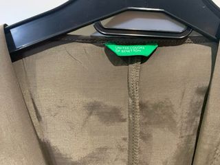 Gabardina Benetton Verde Oliva con Capucha
