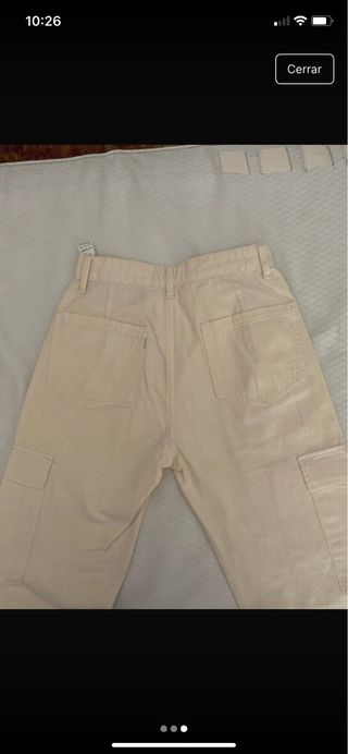 Pantalón cargo beige