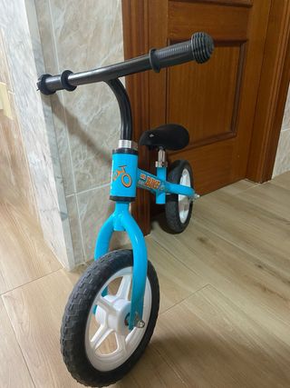 Bicicleta de equilibrio infantil azul