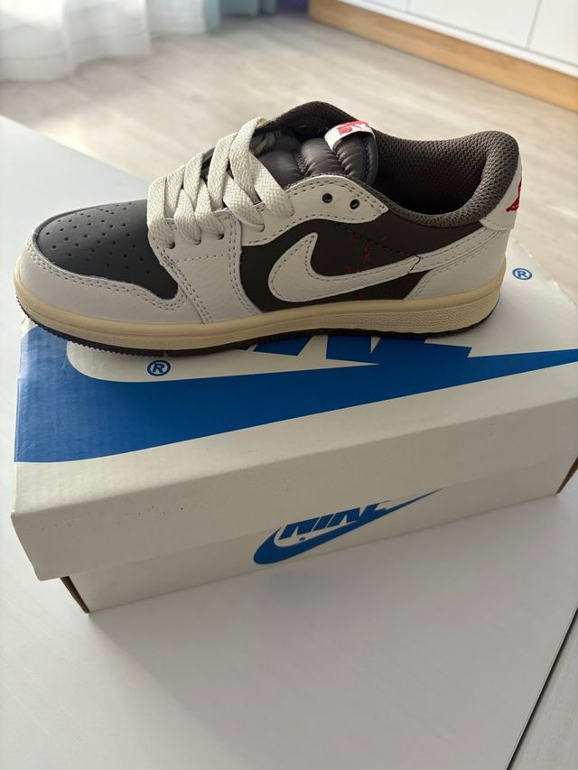 Zapatillas Nike Air Jordan Retro Travis Scott n•33