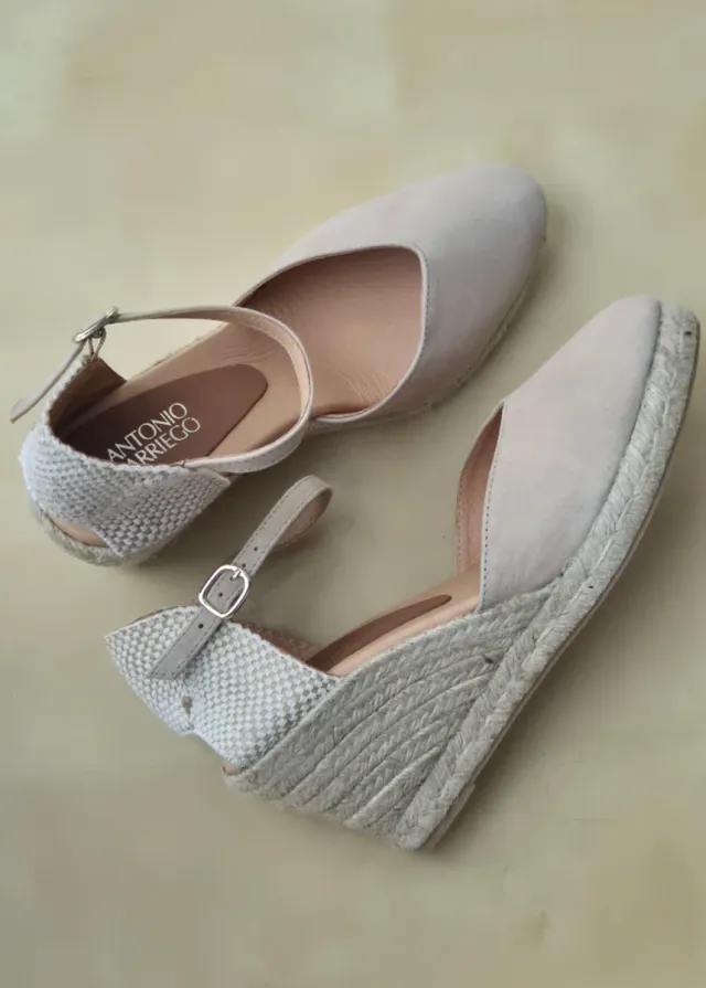 Cuñas de esparto beige de ante T41 Antonio Parrego