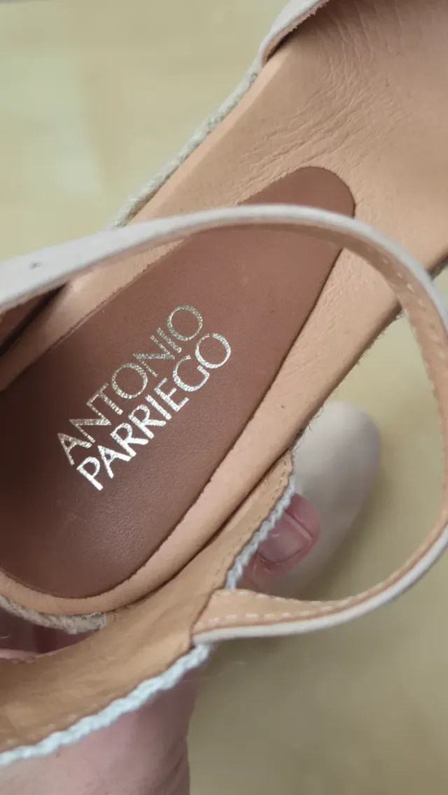 Cuñas de esparto beige de ante T41 Antonio Parrego