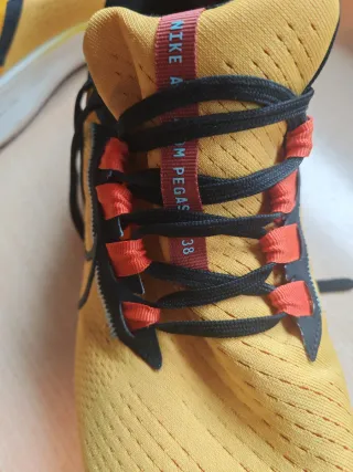 Zapatillas Nike Negras y Amarillas