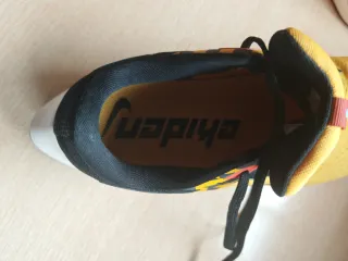 Zapatillas Nike Negras y Amarillas