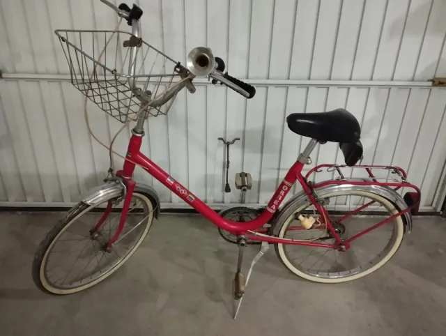 Bicicleta Orbea Roja con Cesta