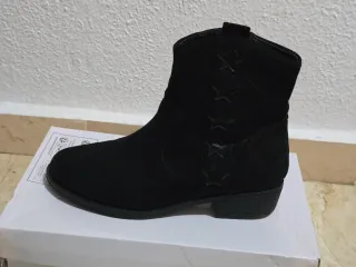 Botines negros muy cómodos, poco uso