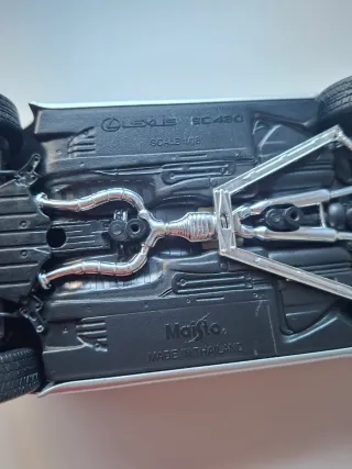 Coche Lexus SC430 a escala