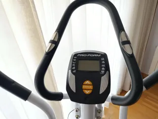 Bicicleta Elíptica Blanca y Negra