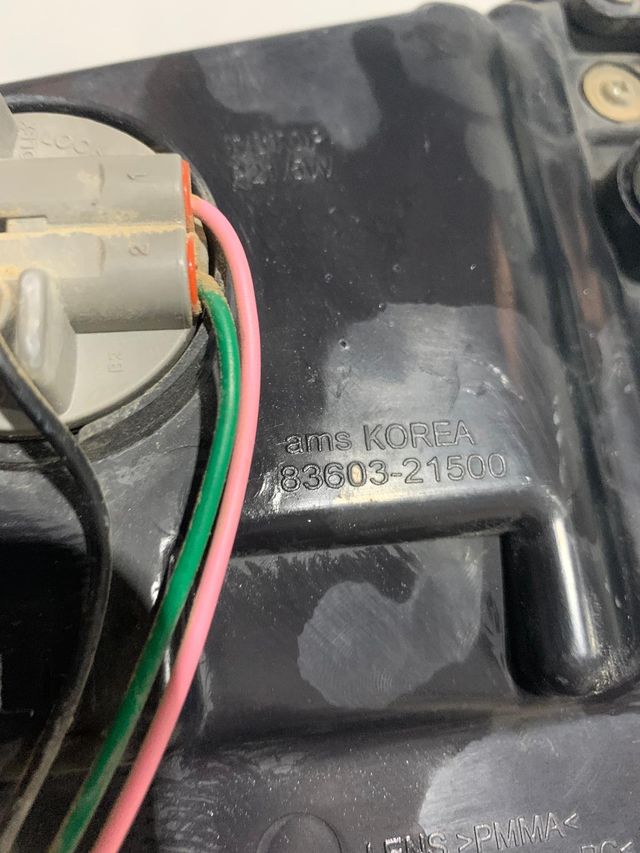 PILOTO TRASERO IZQUIERDO SSANGYONG RODIUS