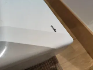 Lavabo de pie con grifo