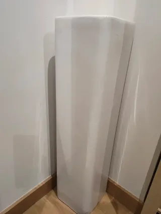 Lavabo de pie con grifo