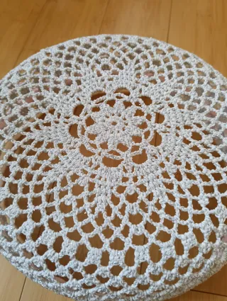 Cestino uncinetto decorato con nastri