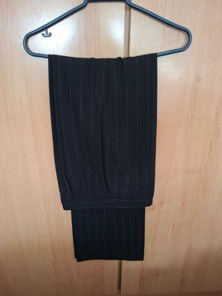 Traje de chaqueta negro con raya diplomática