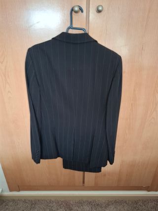 Traje de chaqueta negro con raya diplomática