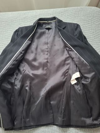 Traje de chaqueta negro con raya diplomática