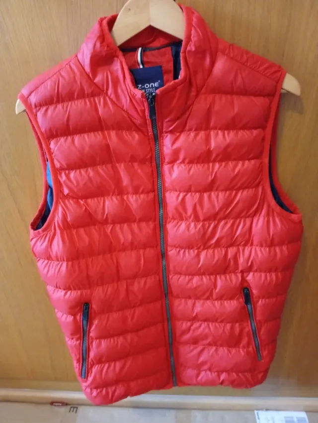 Chaqueta acolchada sin mangas Z-One roja muy elega