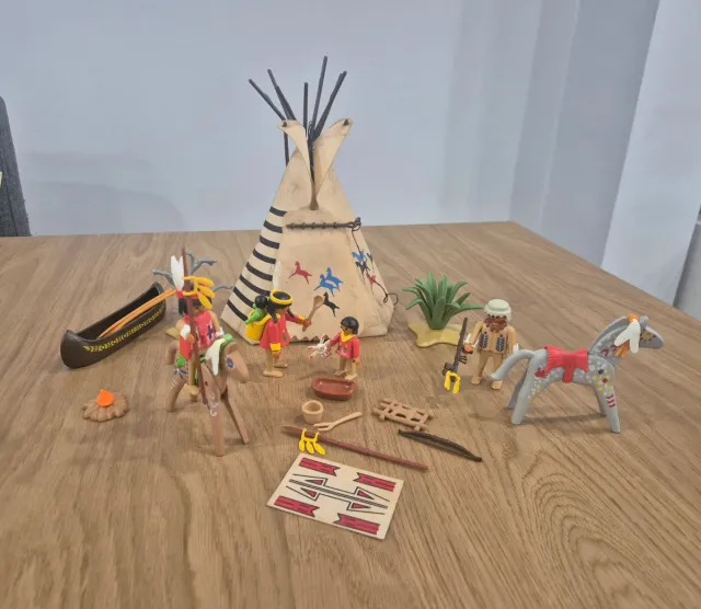 Playmobil Tipi y Figuras Indias