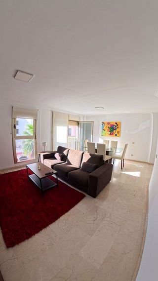 Piso en alquiler en Santa Catalina - Canteras en Palmas de Gran Canaria(Las)