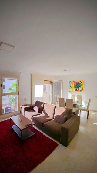 Piso en alquiler en Santa Catalina - Canteras en Palmas de Gran Canaria(Las)