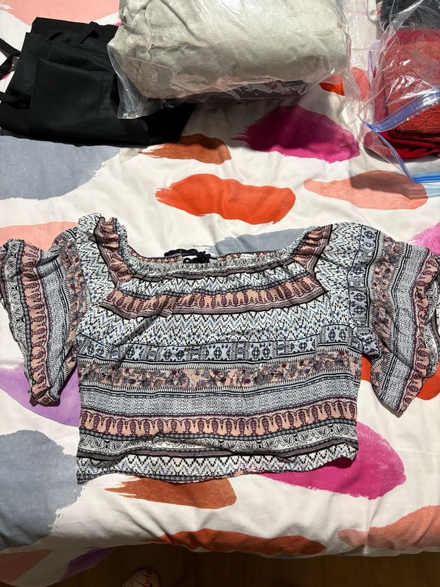 Top Bershka Hombros Descubiertos Talla S