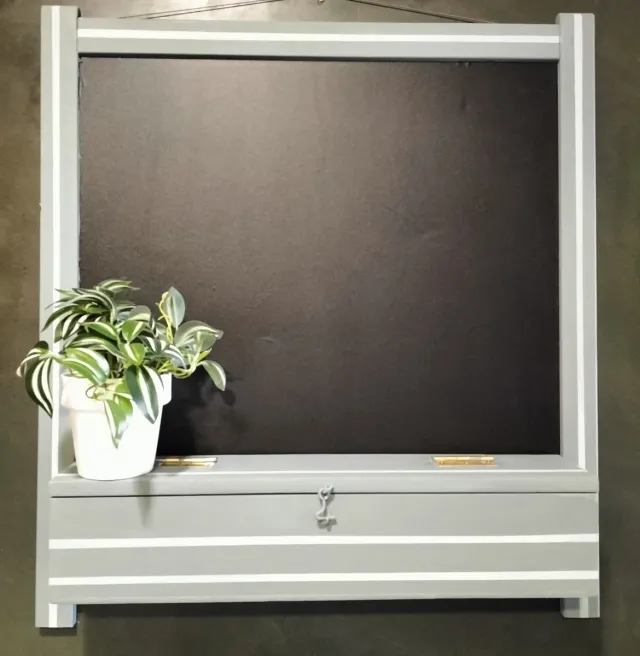 Pizarra cocina o h.infantil  con cajón de madera