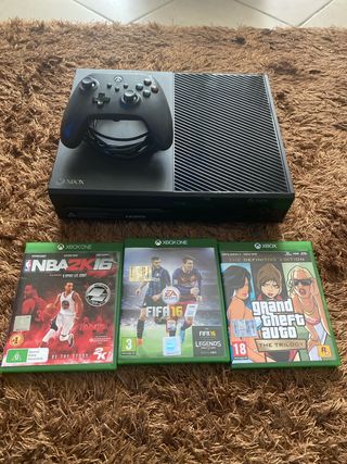 Xbox One + 3 Giochi