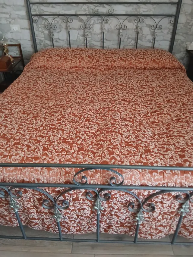 Letto matrimoniale con reti ortopediche