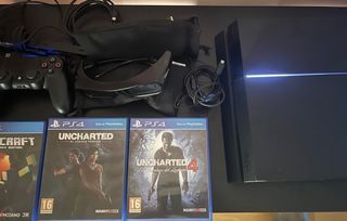 PS4 (PlayStation 4) Negra + 3 Juegos