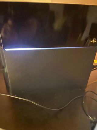 PS4 (PlayStation 4) Negra + 3 Juegos