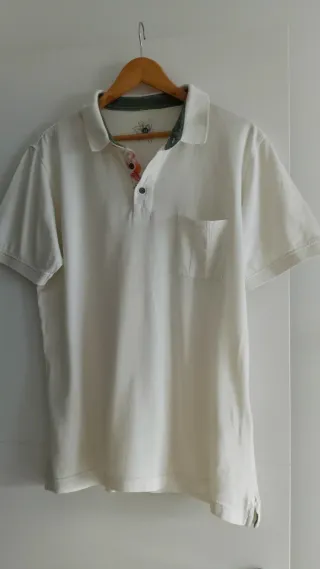 Camiseta Polo Blanca con Estampado