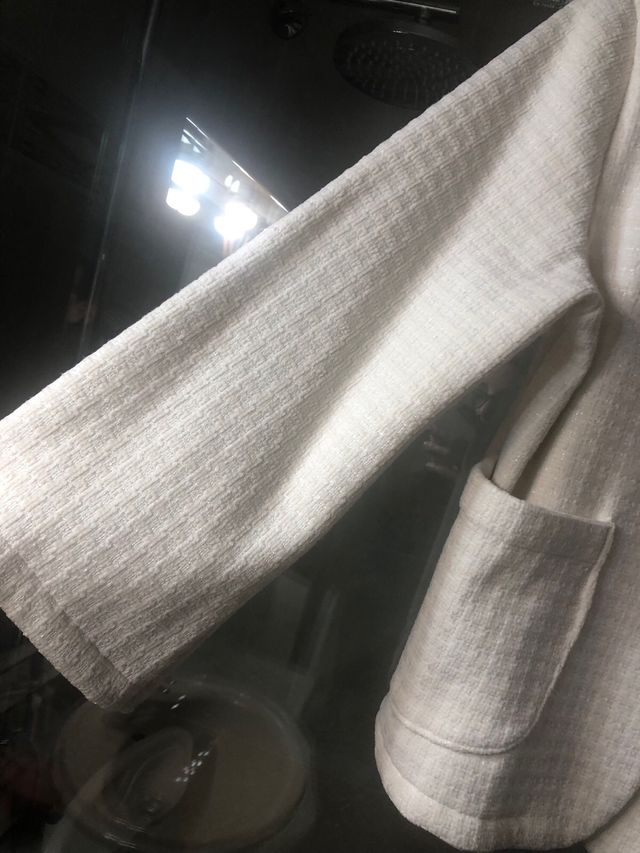 Chaqueta beige con botones