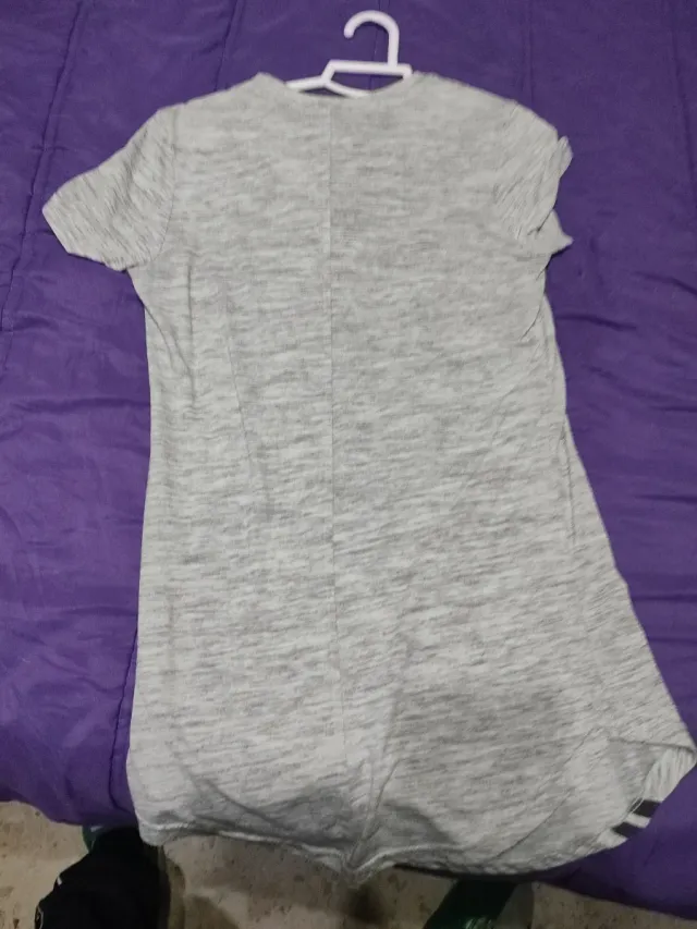 Camiseta larga moderna hombre gris