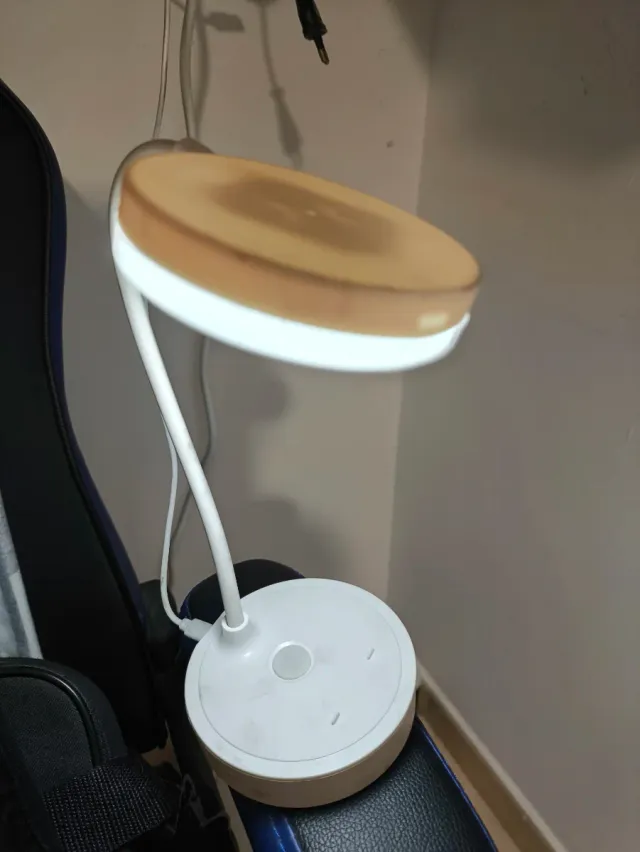 Lampada LED da scrivania USB in legno