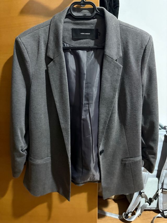 Americana Blazer Vero Moda gris manga 3/4