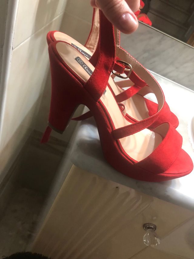 Zapatos de tacón rojos Talla 41
