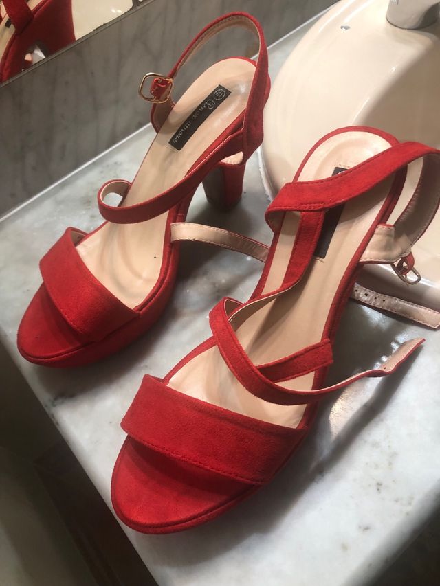 Zapatos de tacón rojos Talla 41