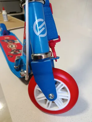 Patinete Oxelo azul y rojo